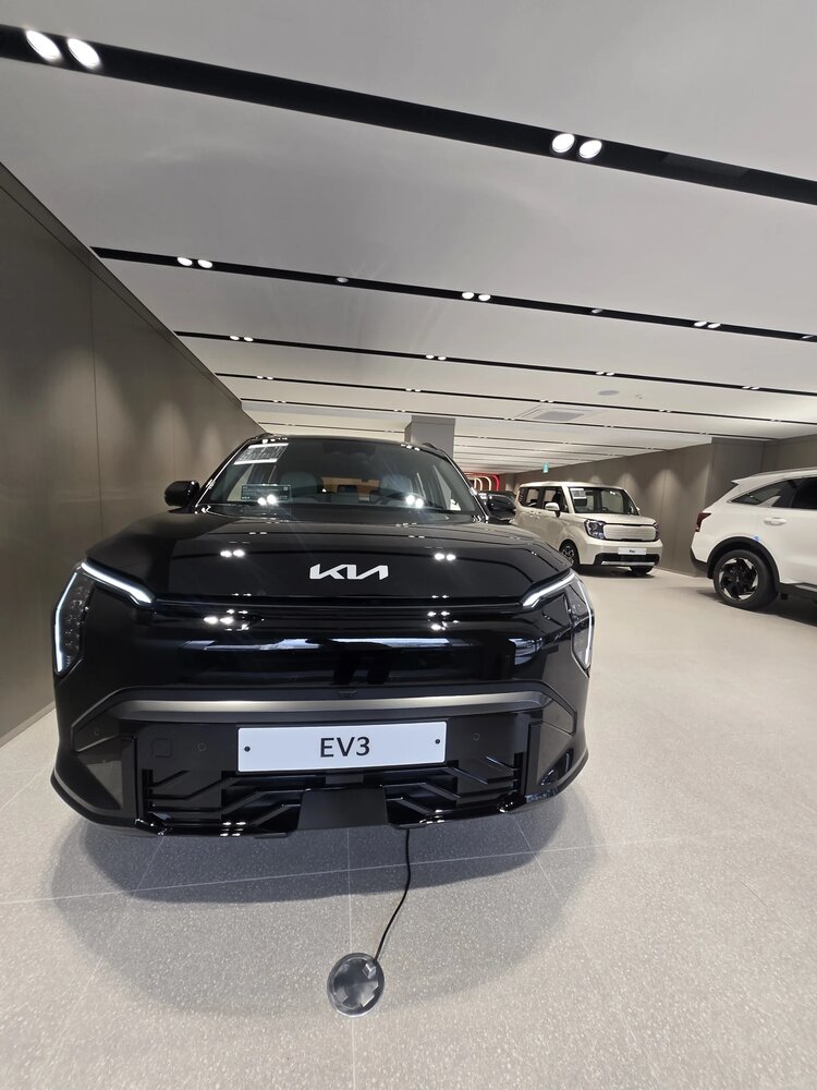 EV3 차량 측면 외관