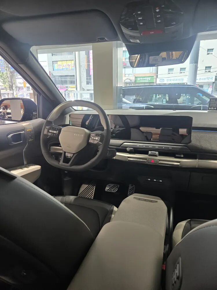 EV3 차량 전면부 외관